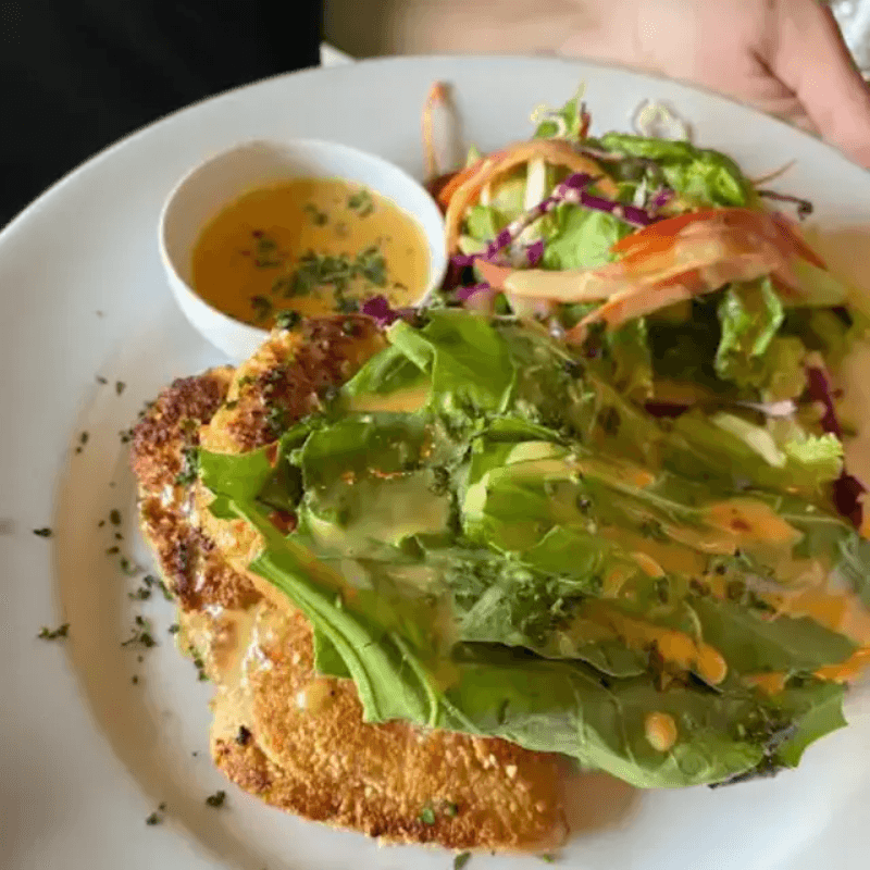 Almond Crusted Keto Chicken (692 kcal)